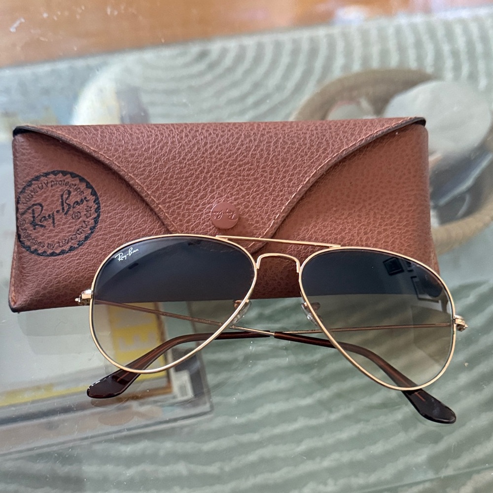 Ray-Ban Gold Frame Aviator Sunglasses